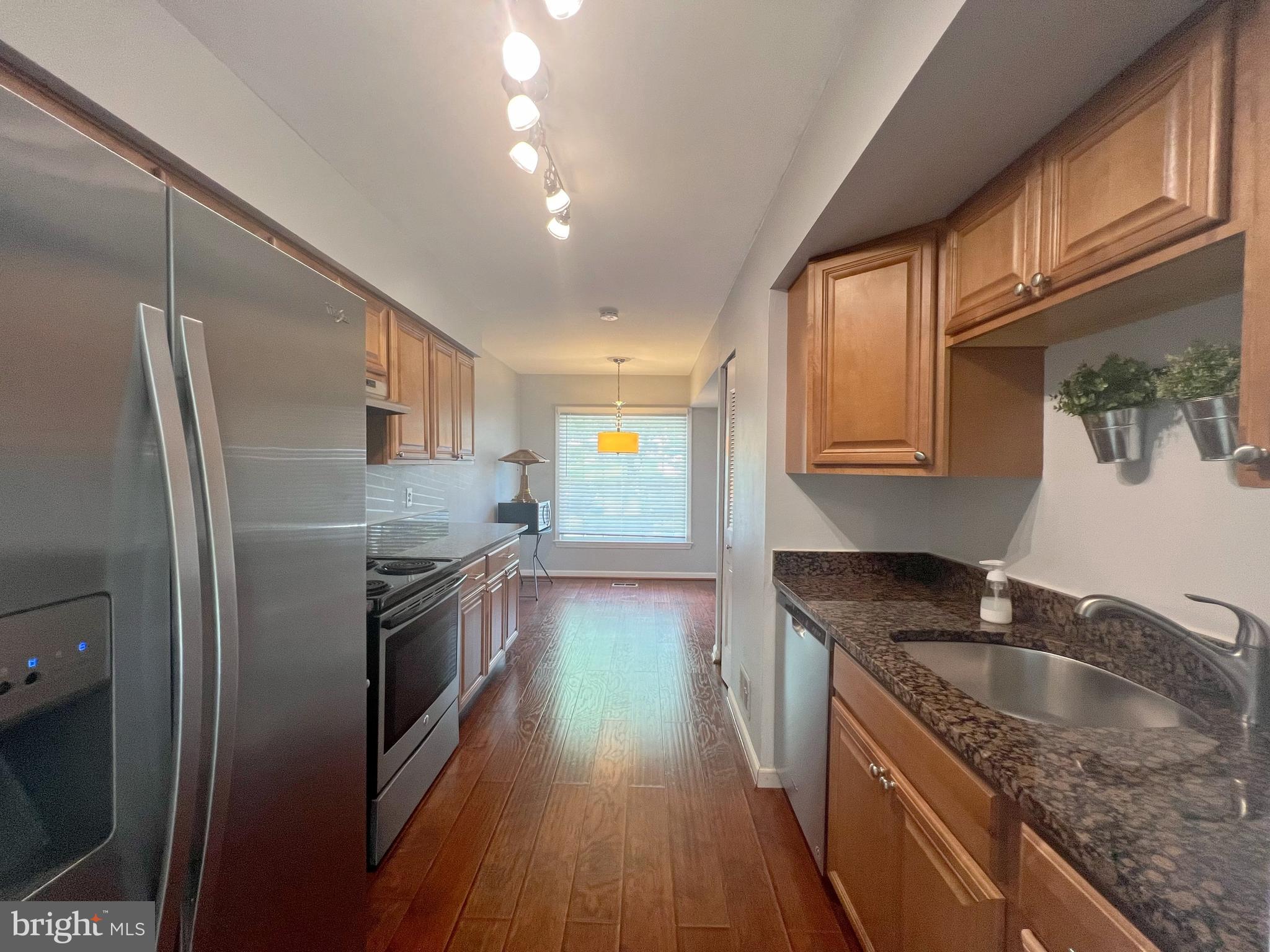 GLEN COVE - Residential Lease