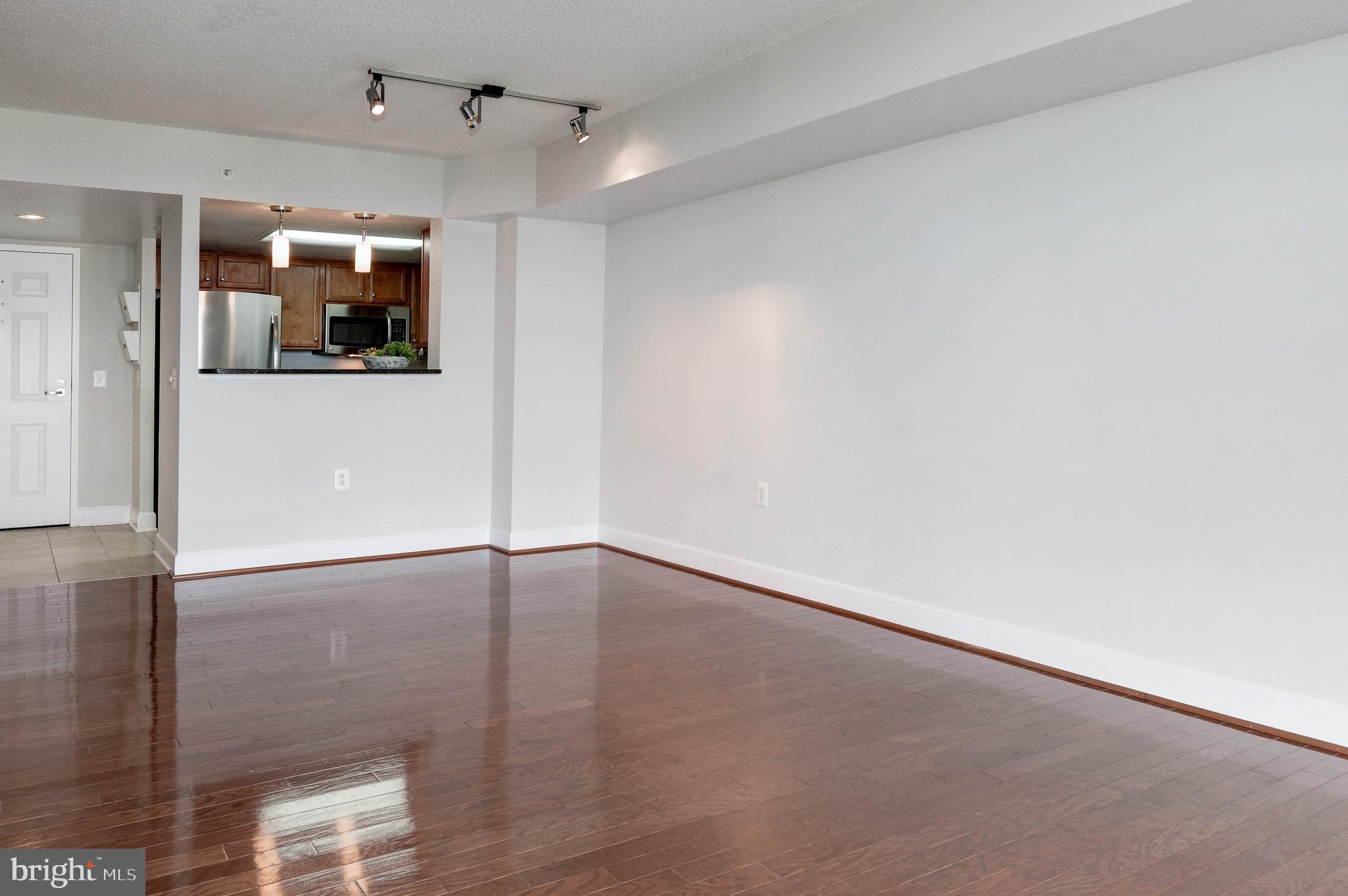 CARLTON HOUSE - Residential