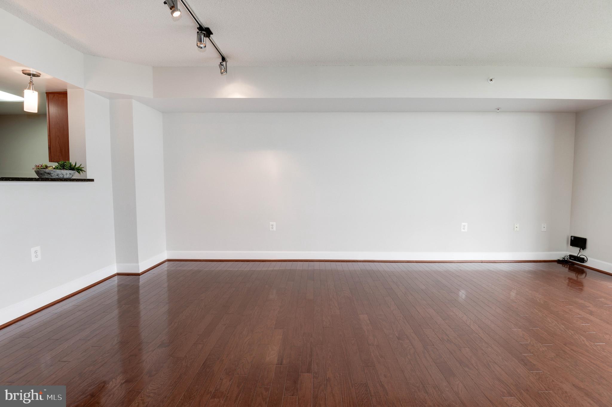 CARLTON HOUSE - Residential