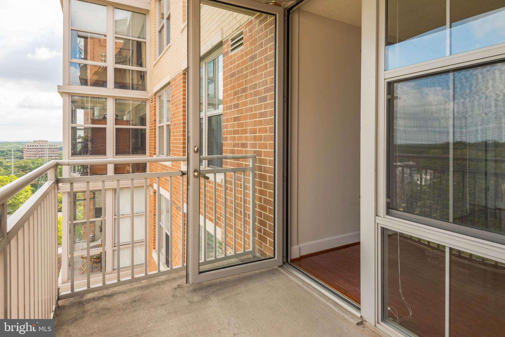 CARLTON HOUSE - Residential