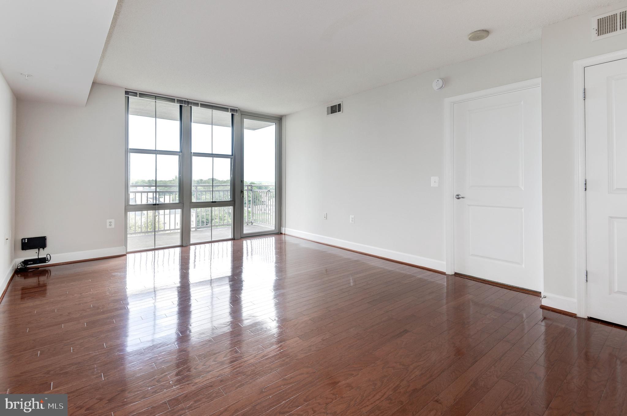 CARLTON HOUSE - Residential