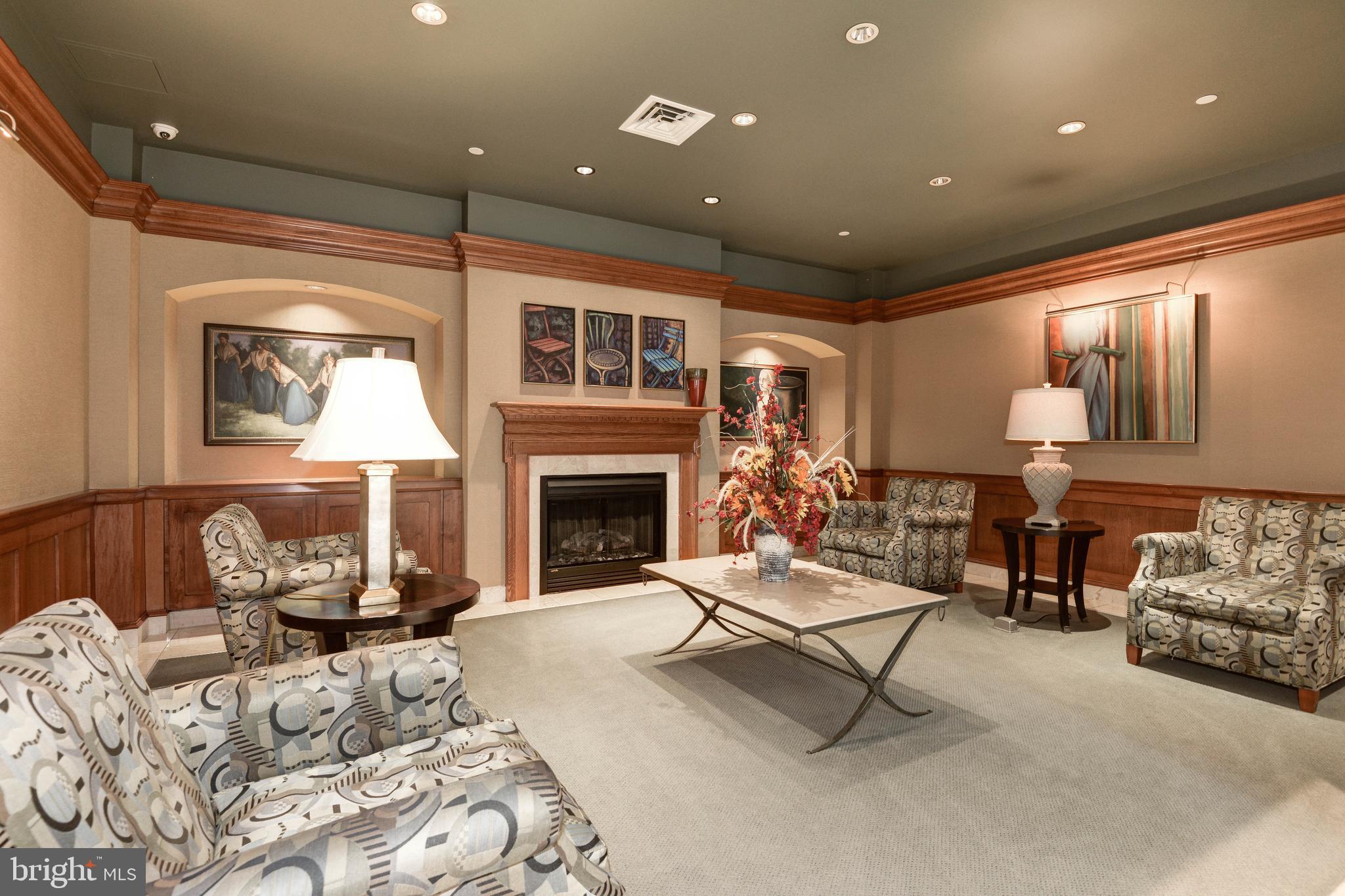 CARLTON HOUSE - Residential