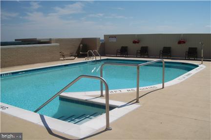 CARLTON HOUSE - Residential