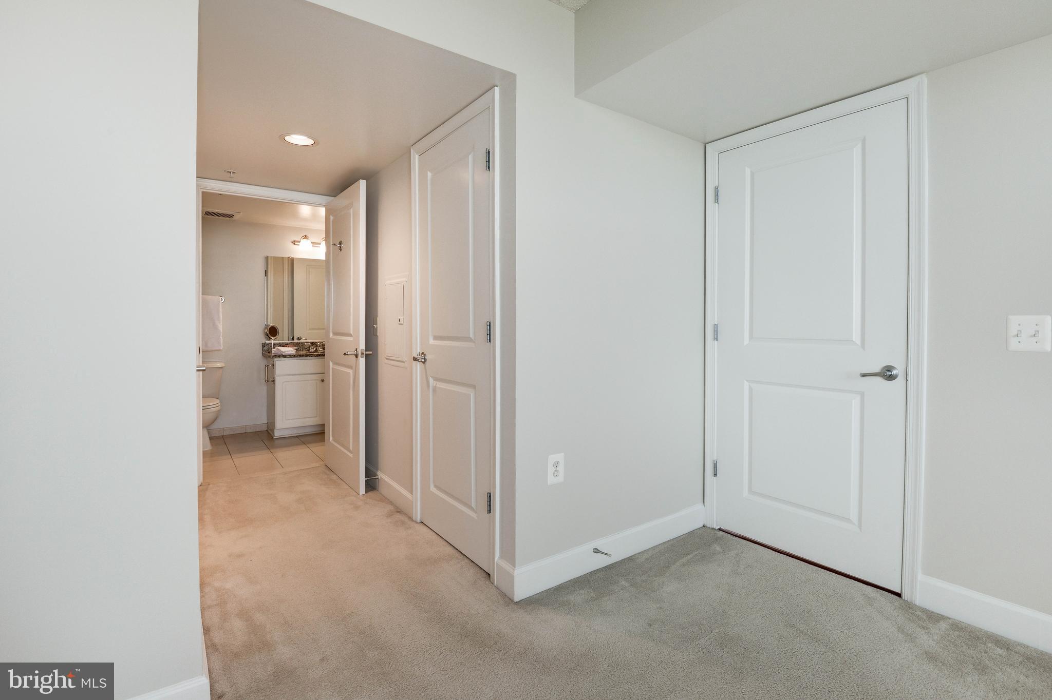 CARLTON HOUSE - Residential