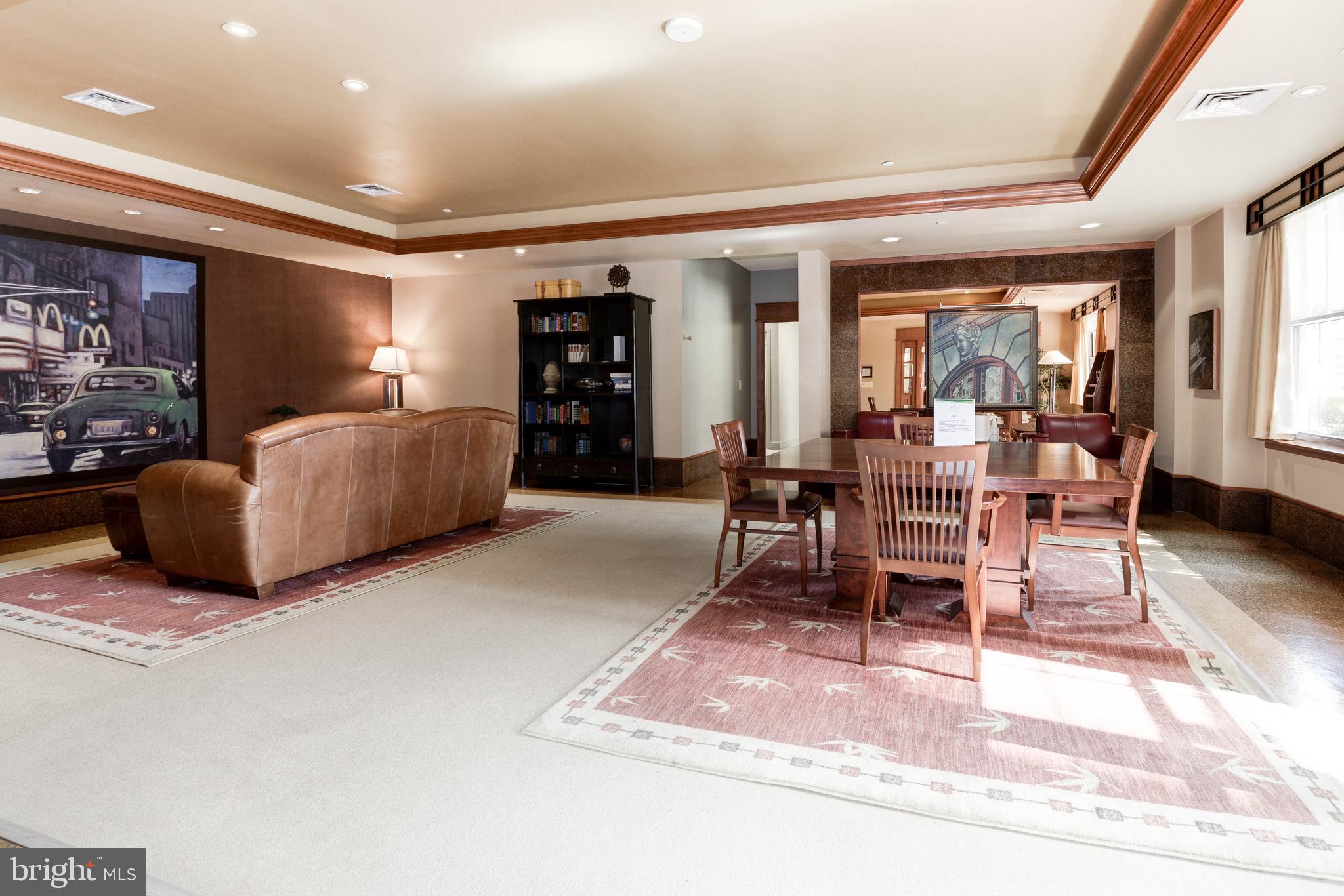 CARLTON HOUSE - Residential