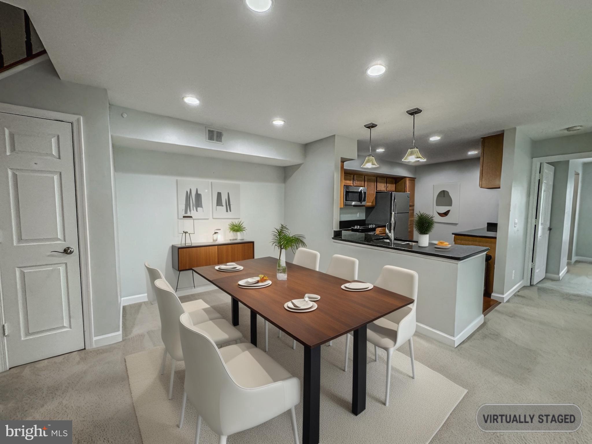 3801 RIDGE KNOLL COURT 206A
