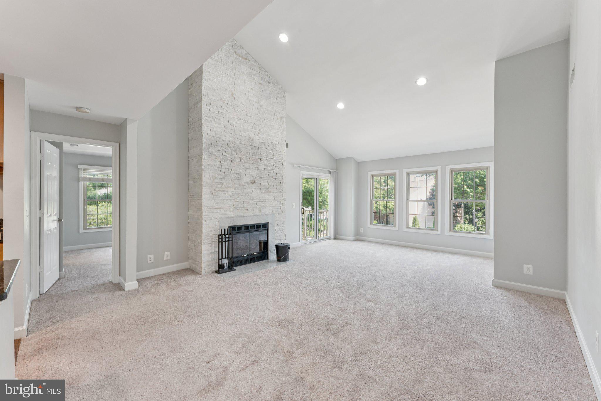 OXFORD HOUSE - Residential