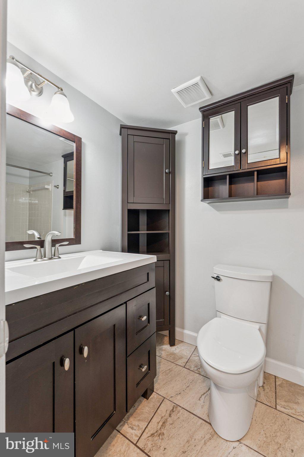 OXFORD HOUSE - Residential