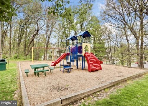 OXFORD HOUSE - Residential