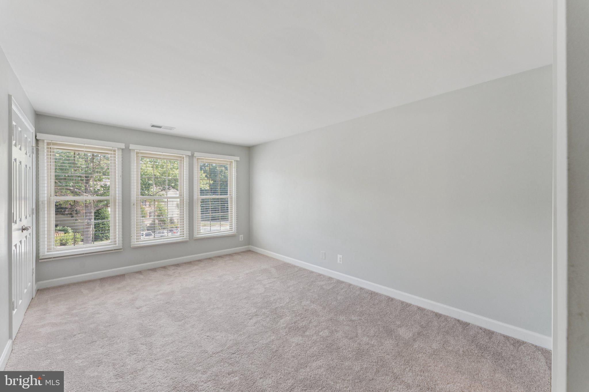 OXFORD HOUSE - Residential