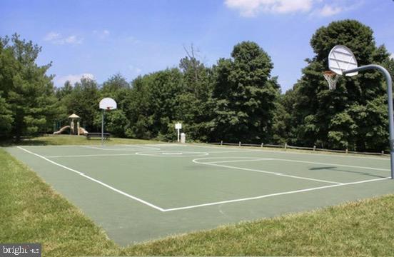 OXFORD HOUSE - Residential