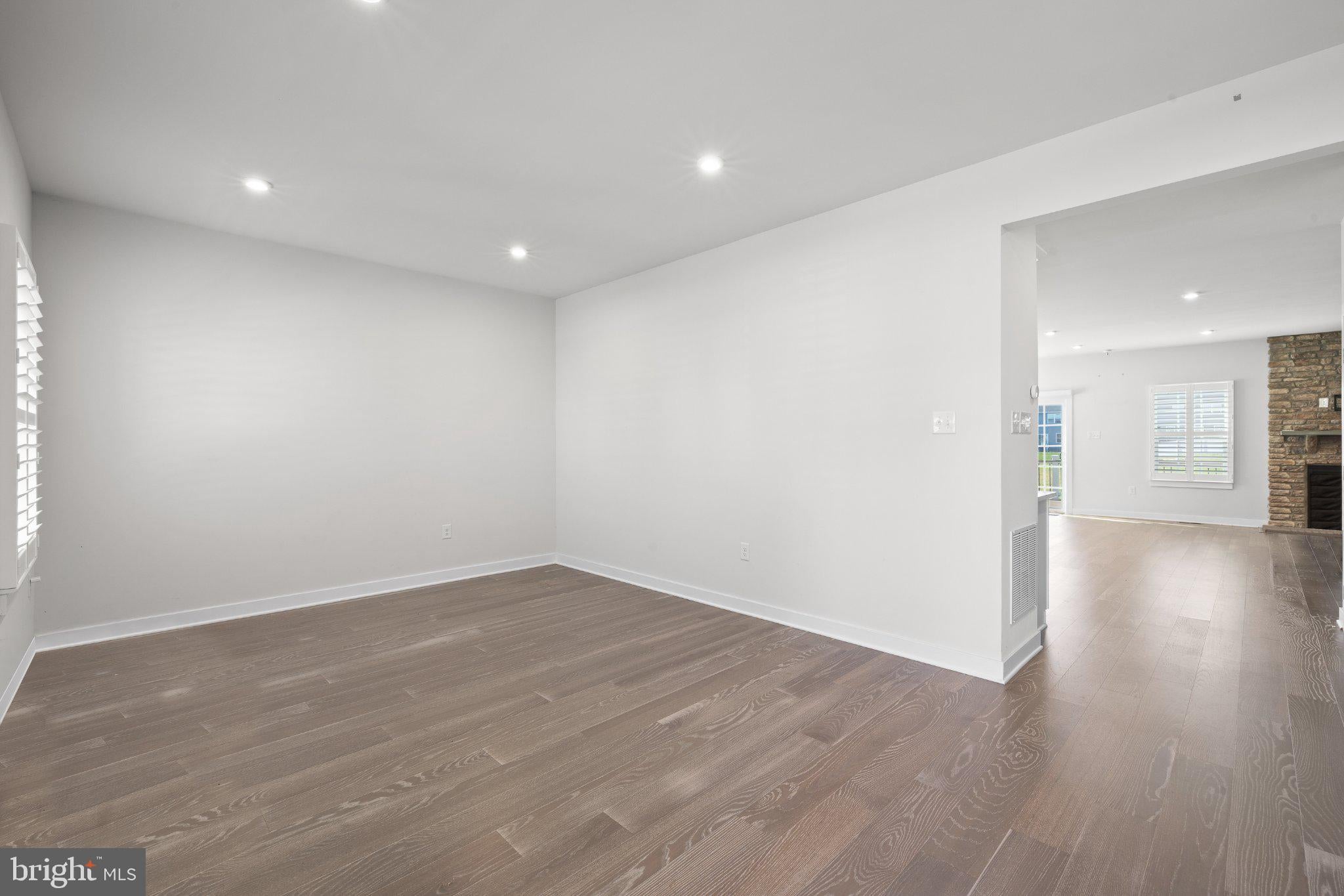 523 SPRING MANOR BOULEVARD