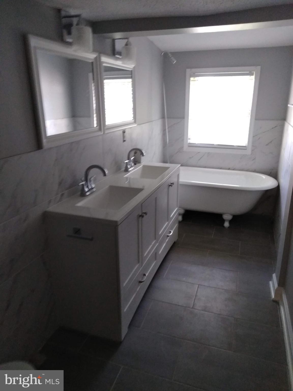 CAPITOL HEIGHTS - Residential Lease