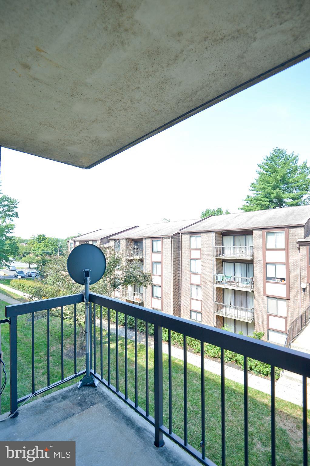 HAWTHORNE VILLAGE - Residential Lease