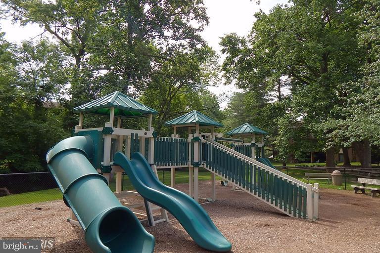 HAWTHORNE VILLAGE - Residential Lease