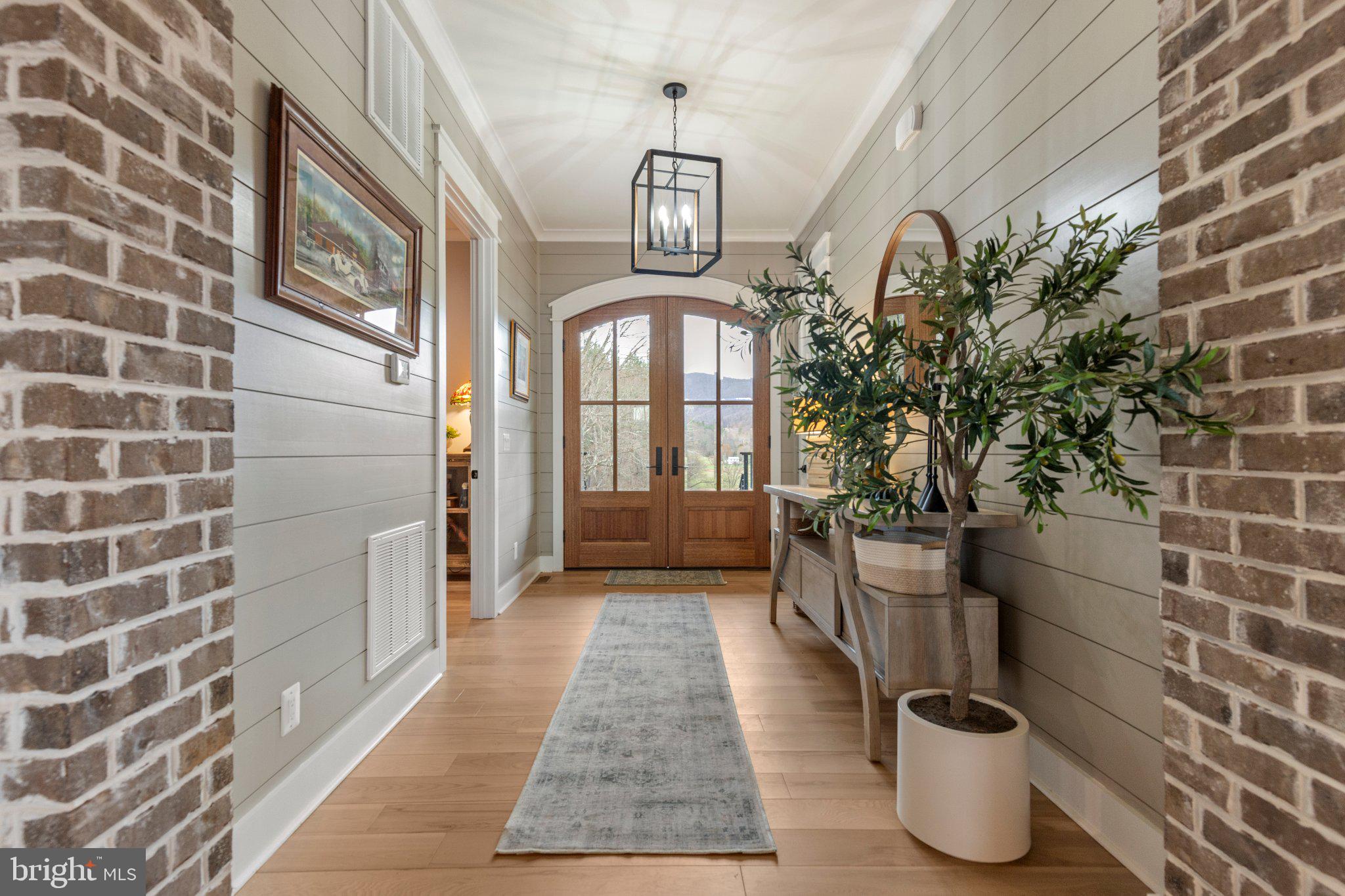 SHENANDOAH WOODLANDS - Residential