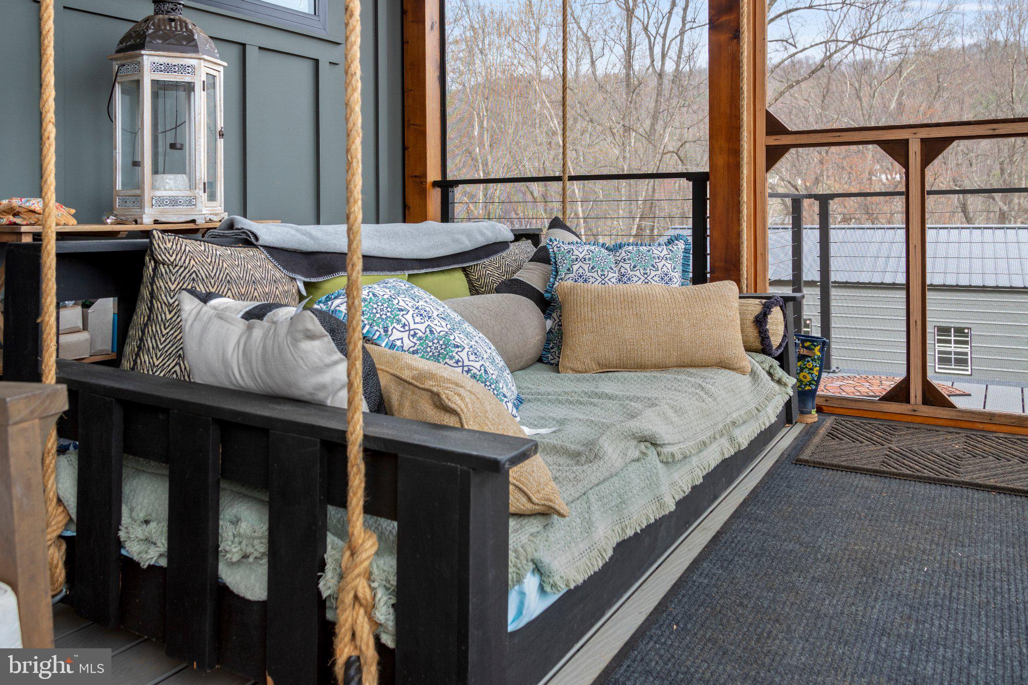 SHENANDOAH WOODLANDS - Residential