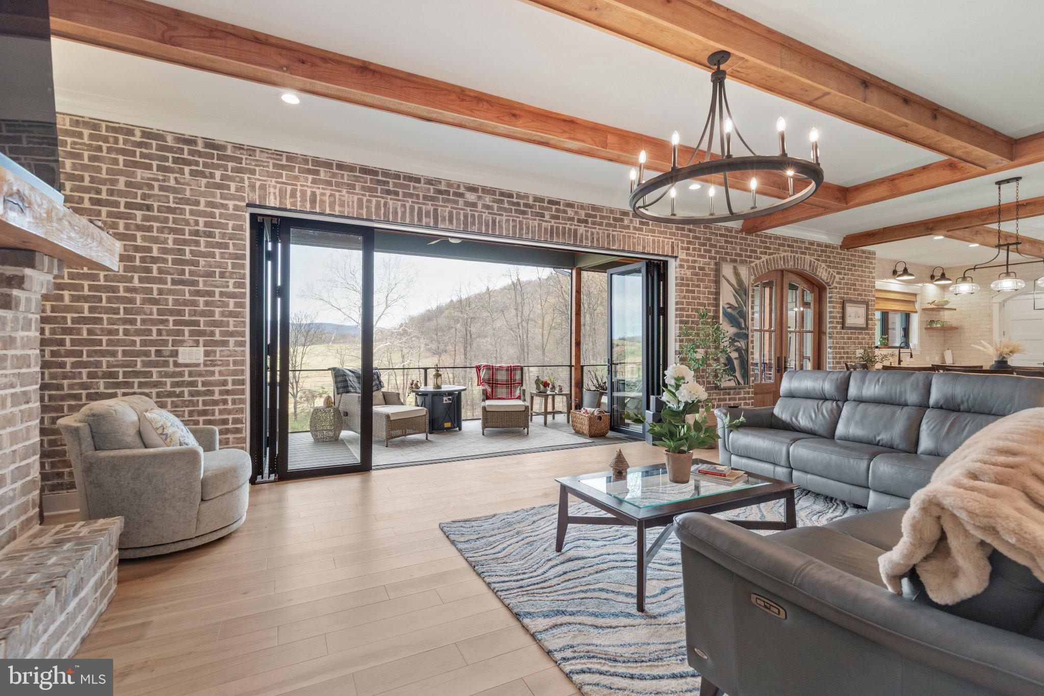 SHENANDOAH WOODLANDS - Residential