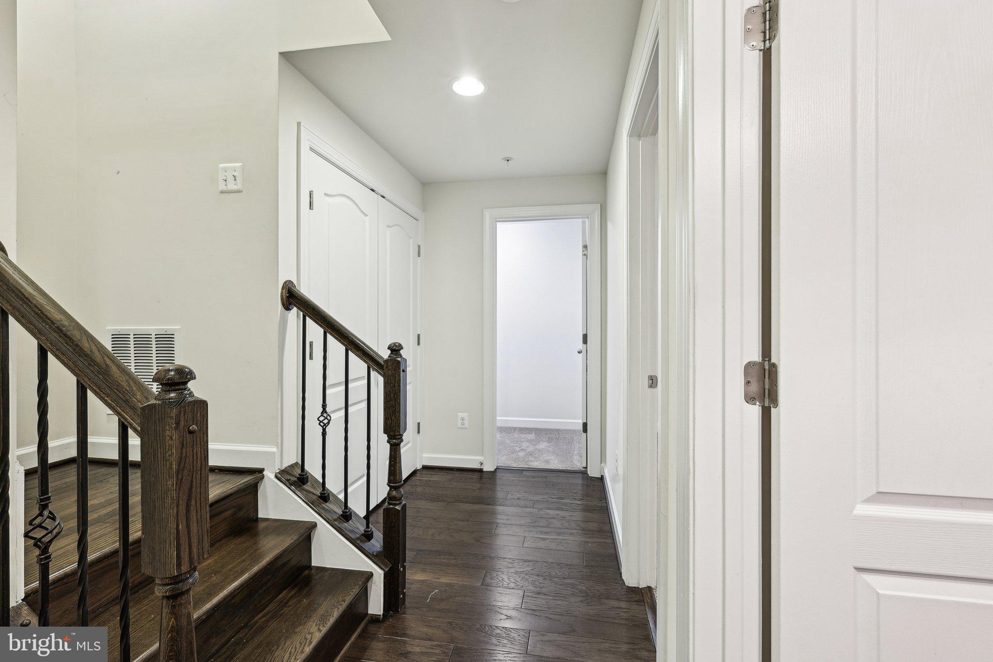 2111 GARDEN GROVE LANE