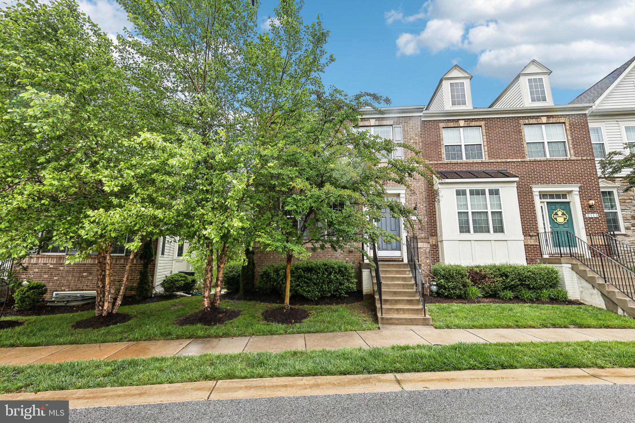2111 GARDEN GROVE LANE