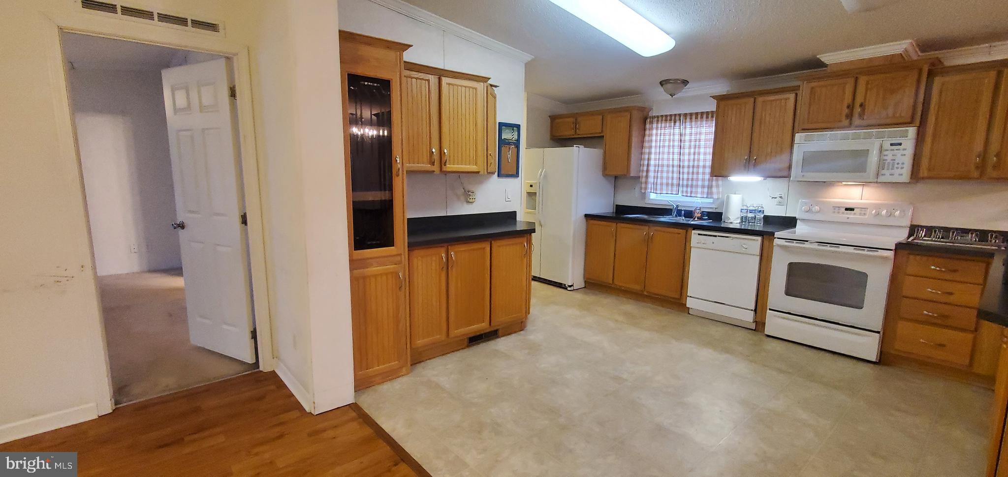 SHERWOOD FOREST - Residential