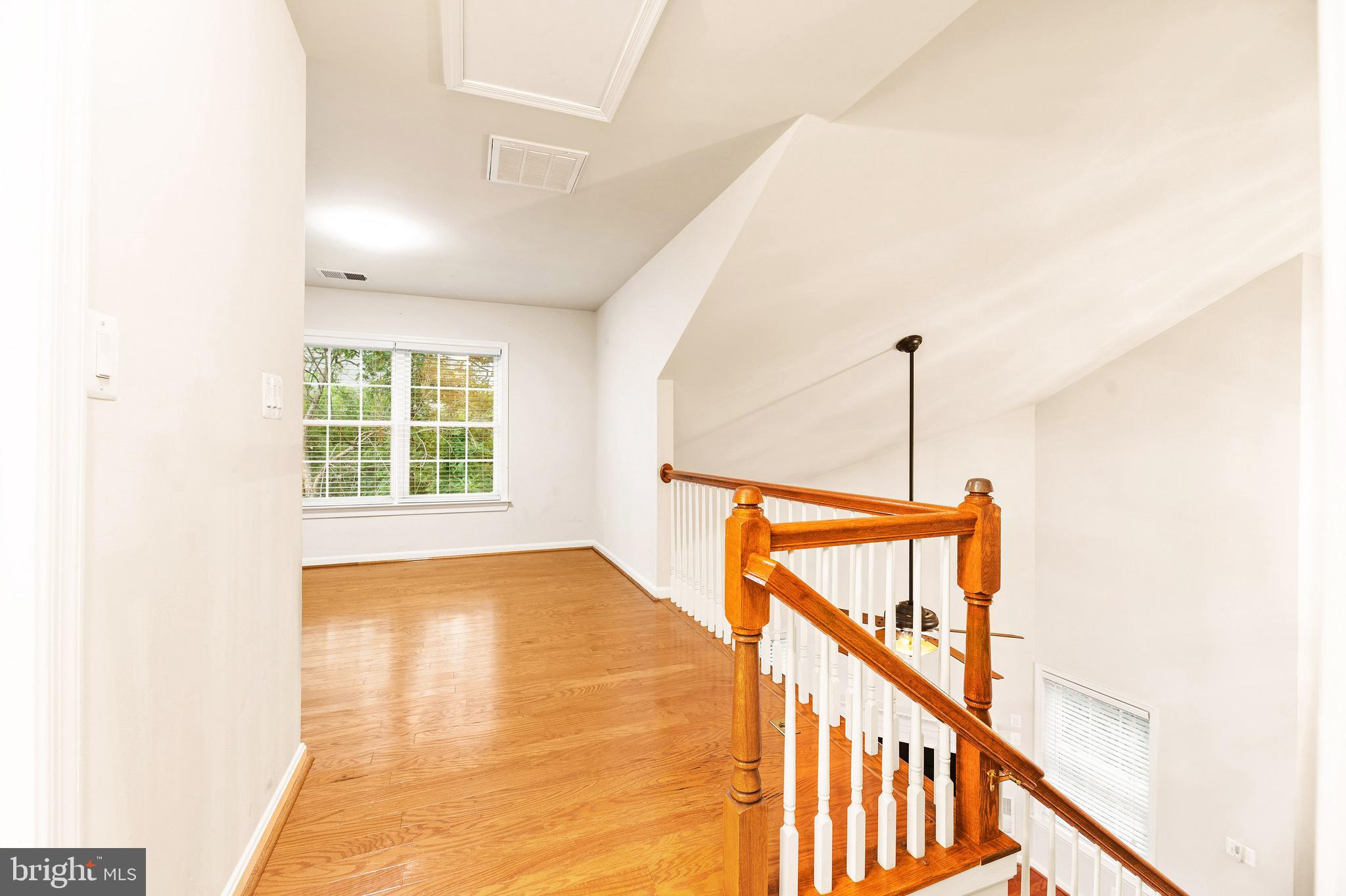 CHATSWORTH VILLAGE CONDO - Residential