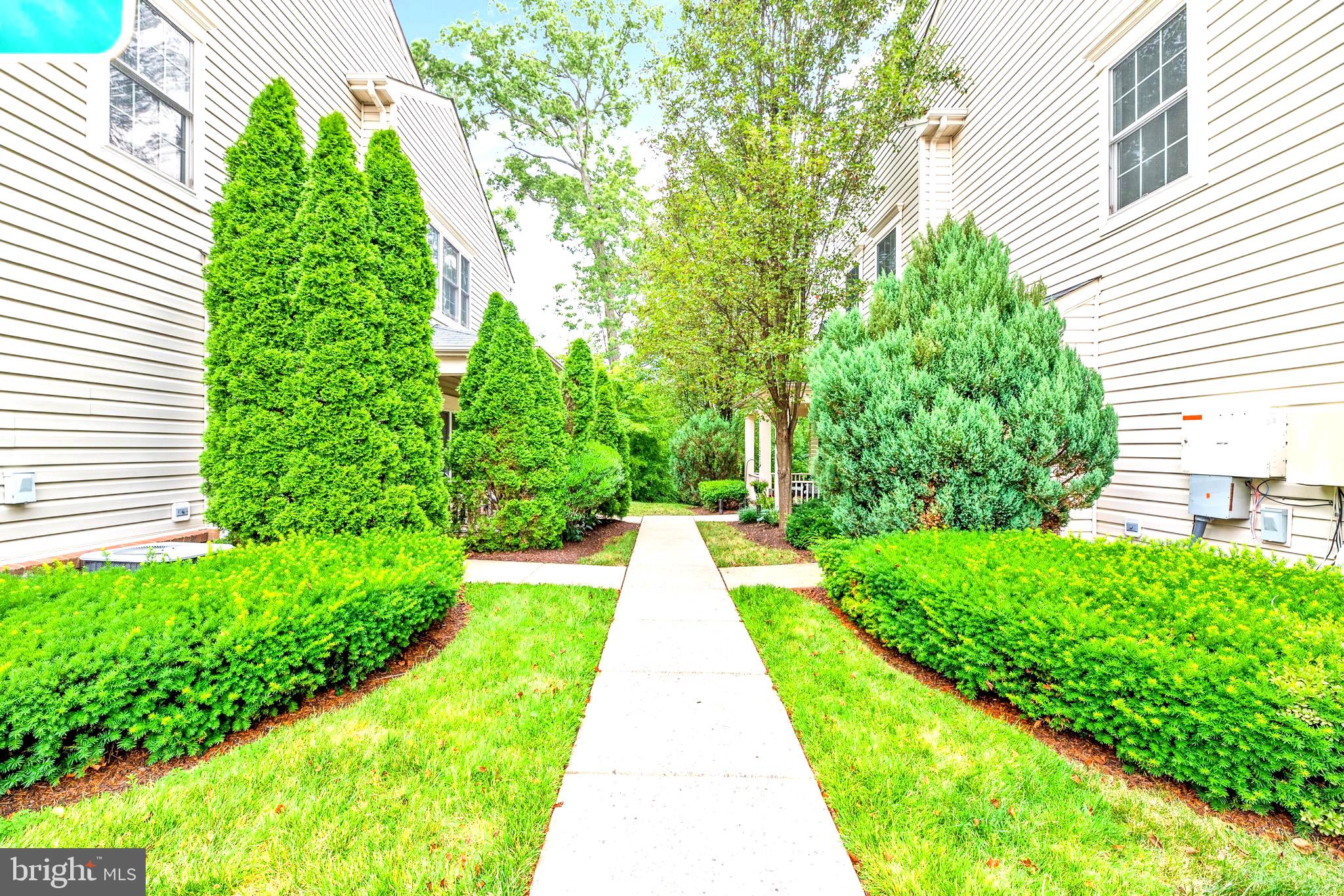 CHATSWORTH VILLAGE CONDO - Residential