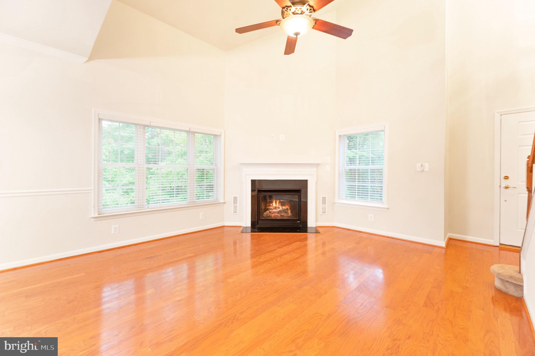 CHATSWORTH VILLAGE CONDO - Residential