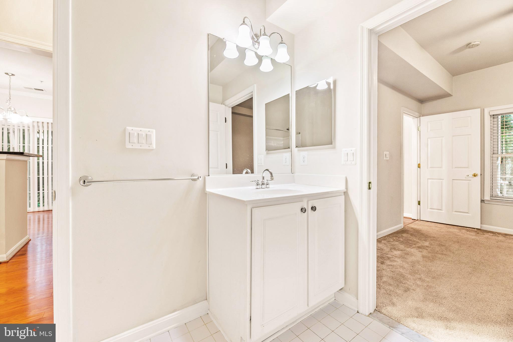 CHATSWORTH VILLAGE CONDO - Residential