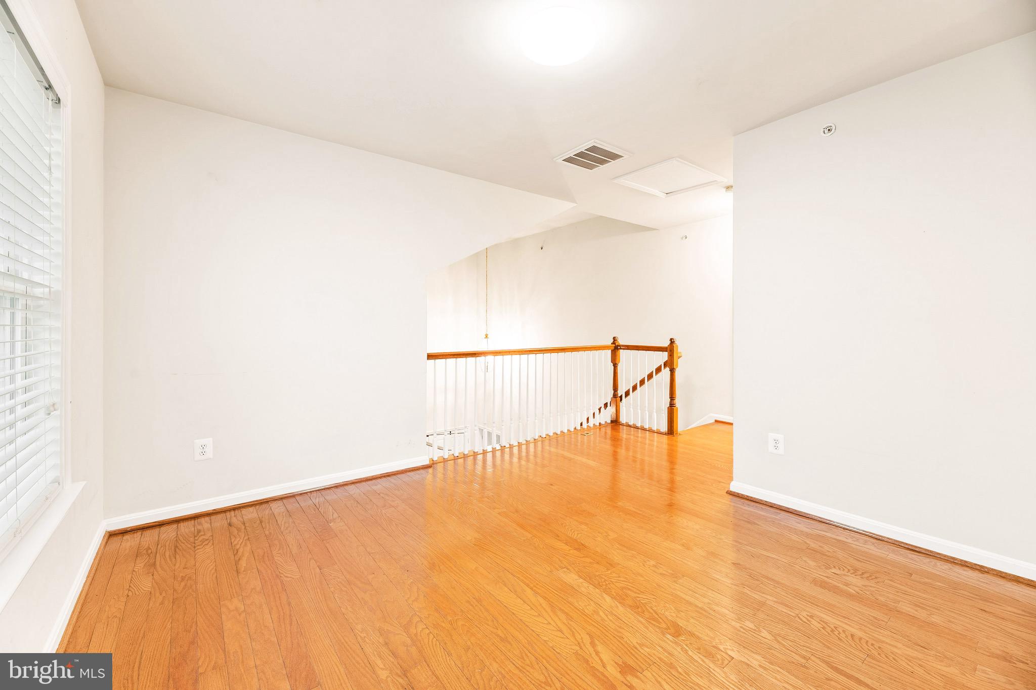 CHATSWORTH VILLAGE CONDO - Residential