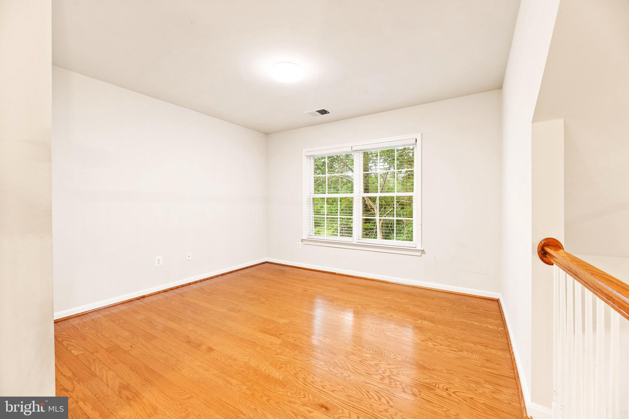 CHATSWORTH VILLAGE CONDO - Residential