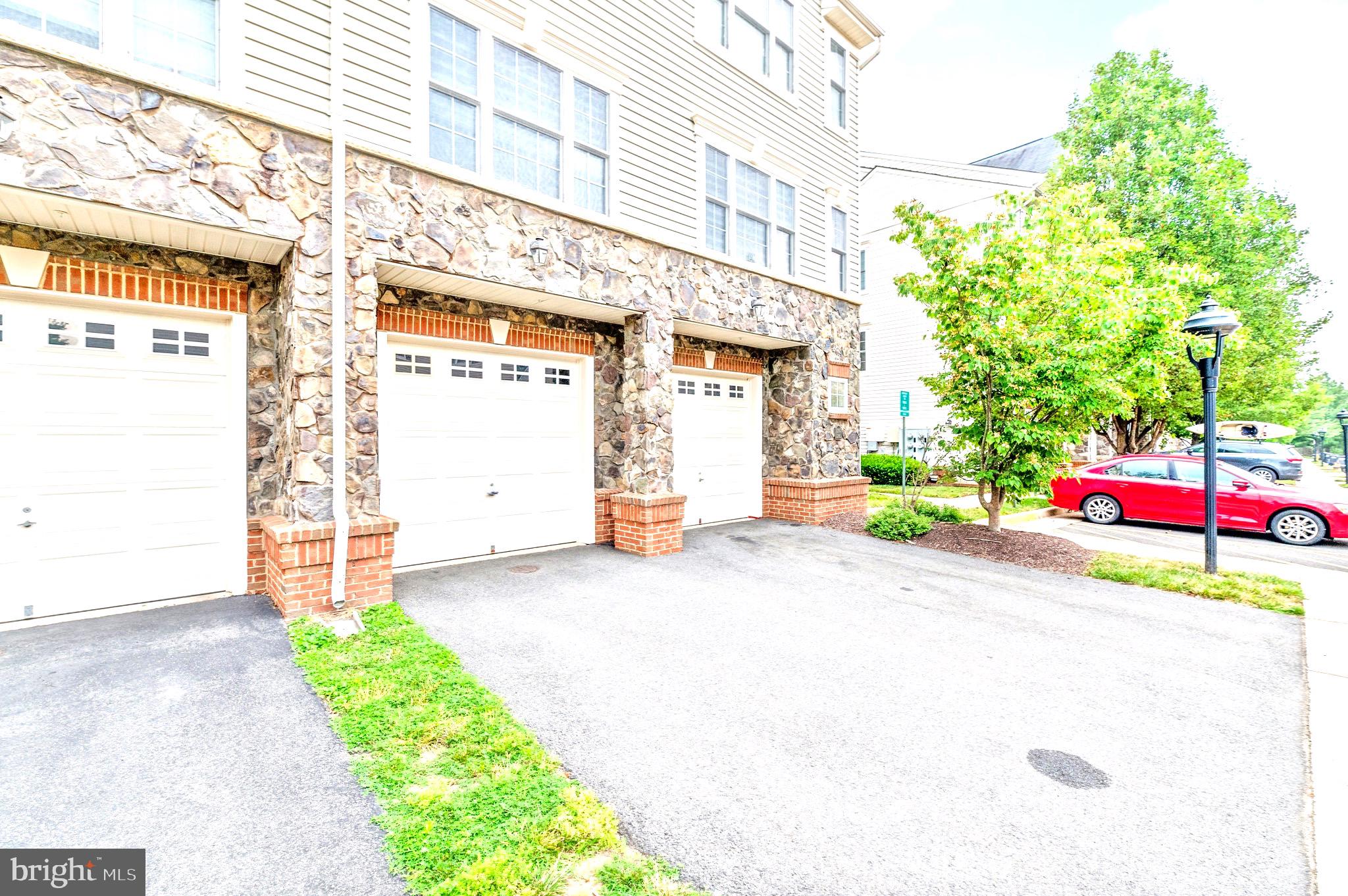 CHATSWORTH VILLAGE CONDO - Residential