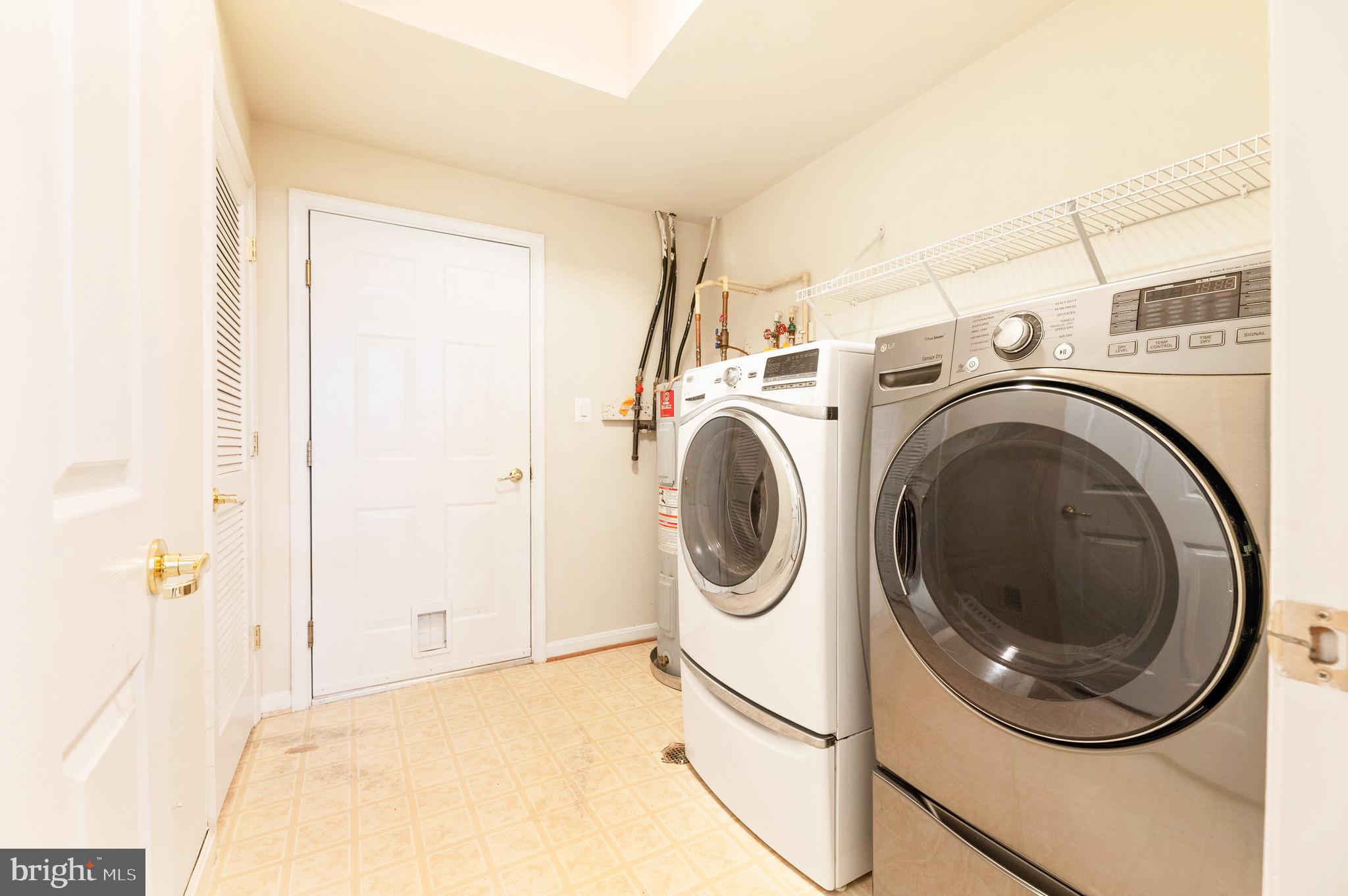 CHATSWORTH VILLAGE CONDO - Residential