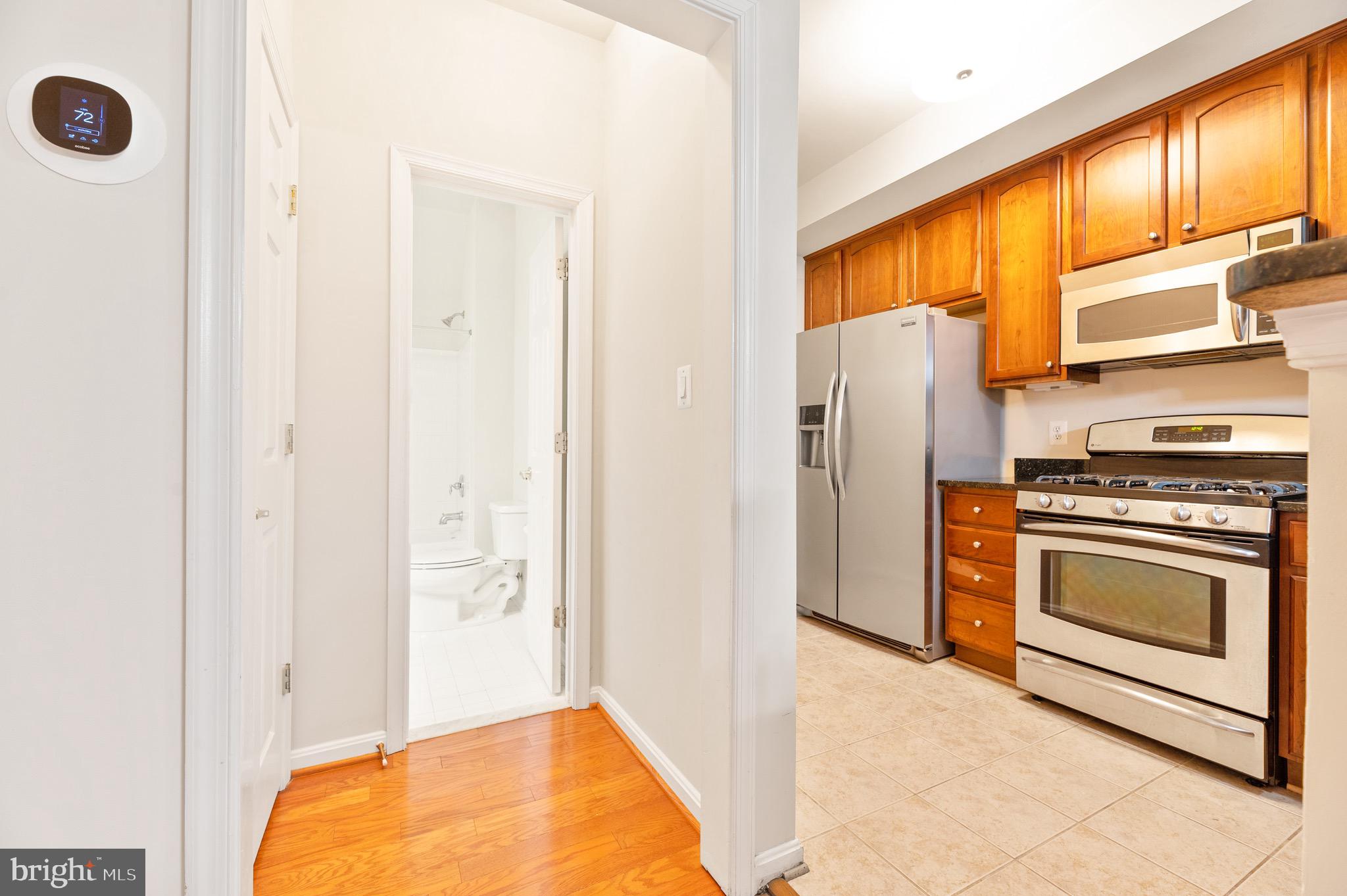 CHATSWORTH VILLAGE CONDO - Residential