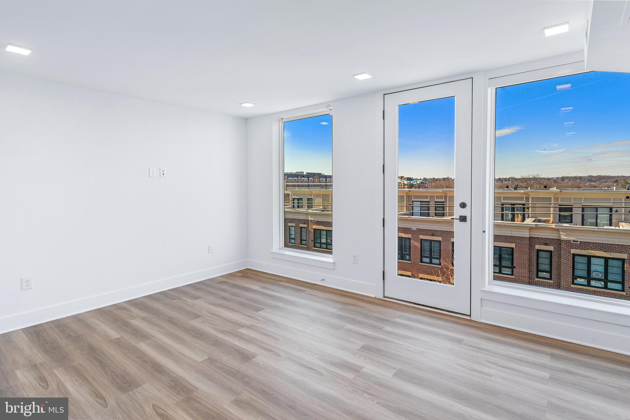 701 N HENRY STREET 306