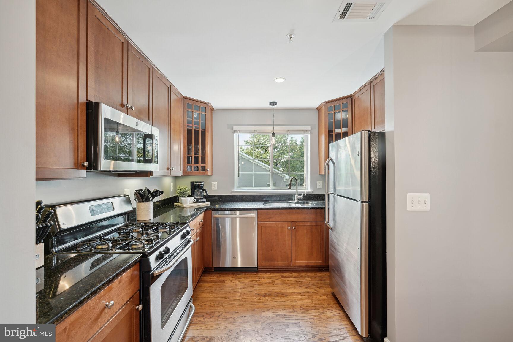 WEST VILLAGE OF SHIRLINGTON - Residential