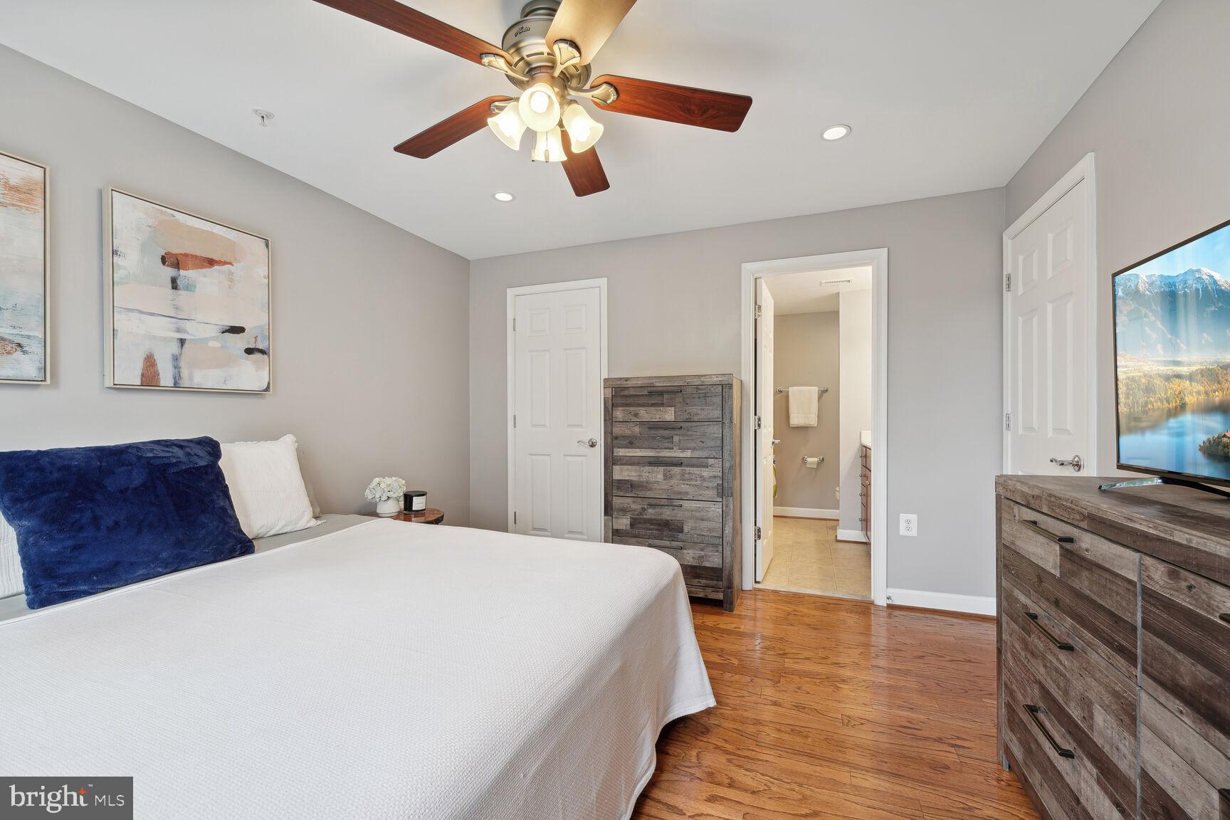 WEST VILLAGE OF SHIRLINGTON - Residential