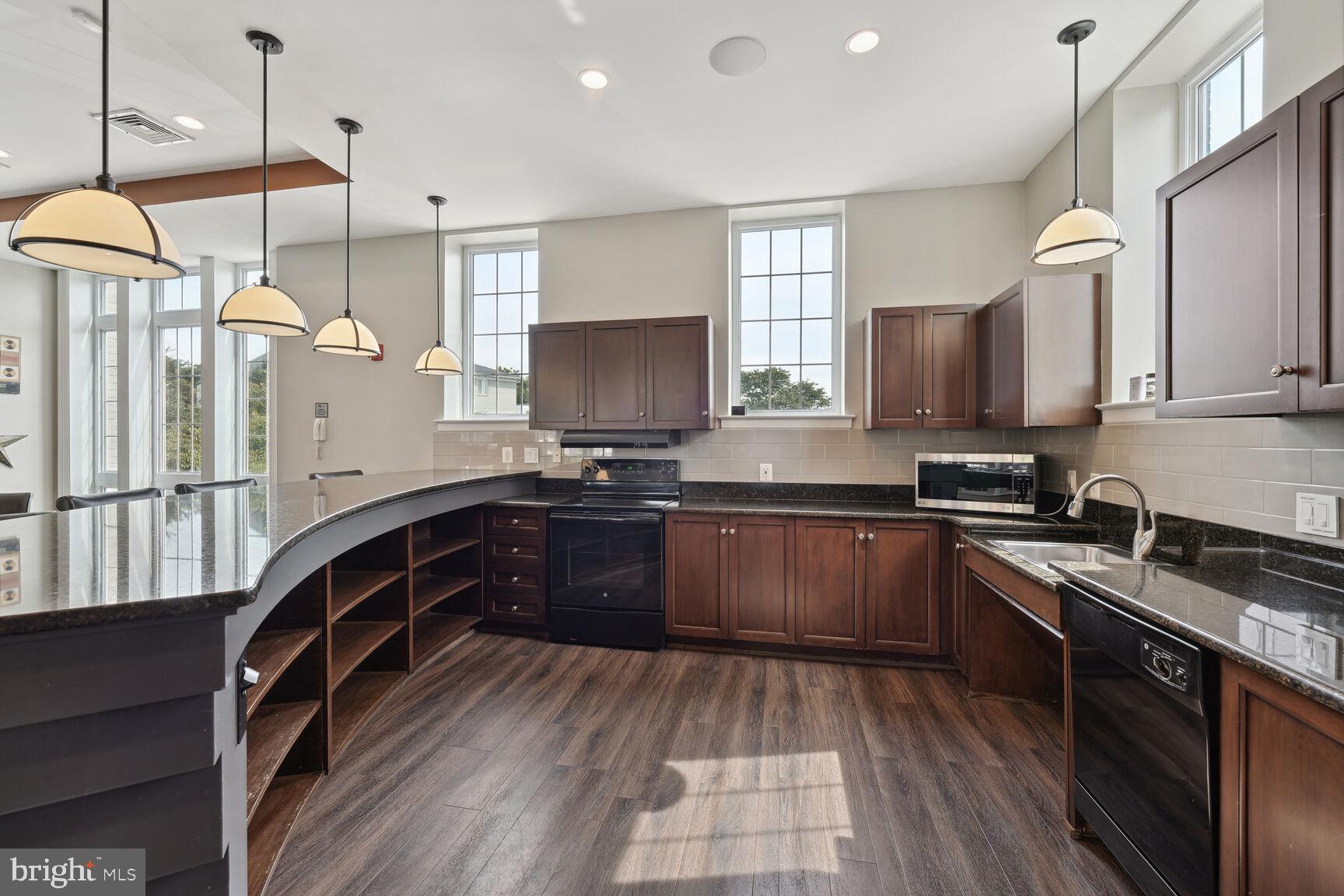 WEST VILLAGE OF SHIRLINGTON - Residential