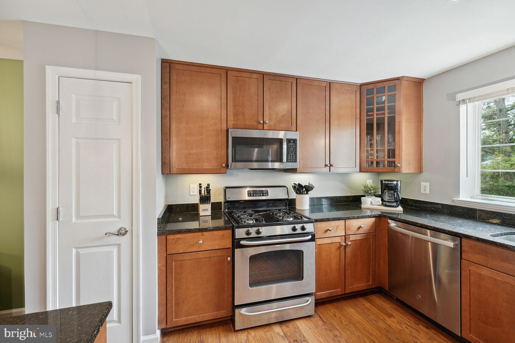 WEST VILLAGE OF SHIRLINGTON - Residential