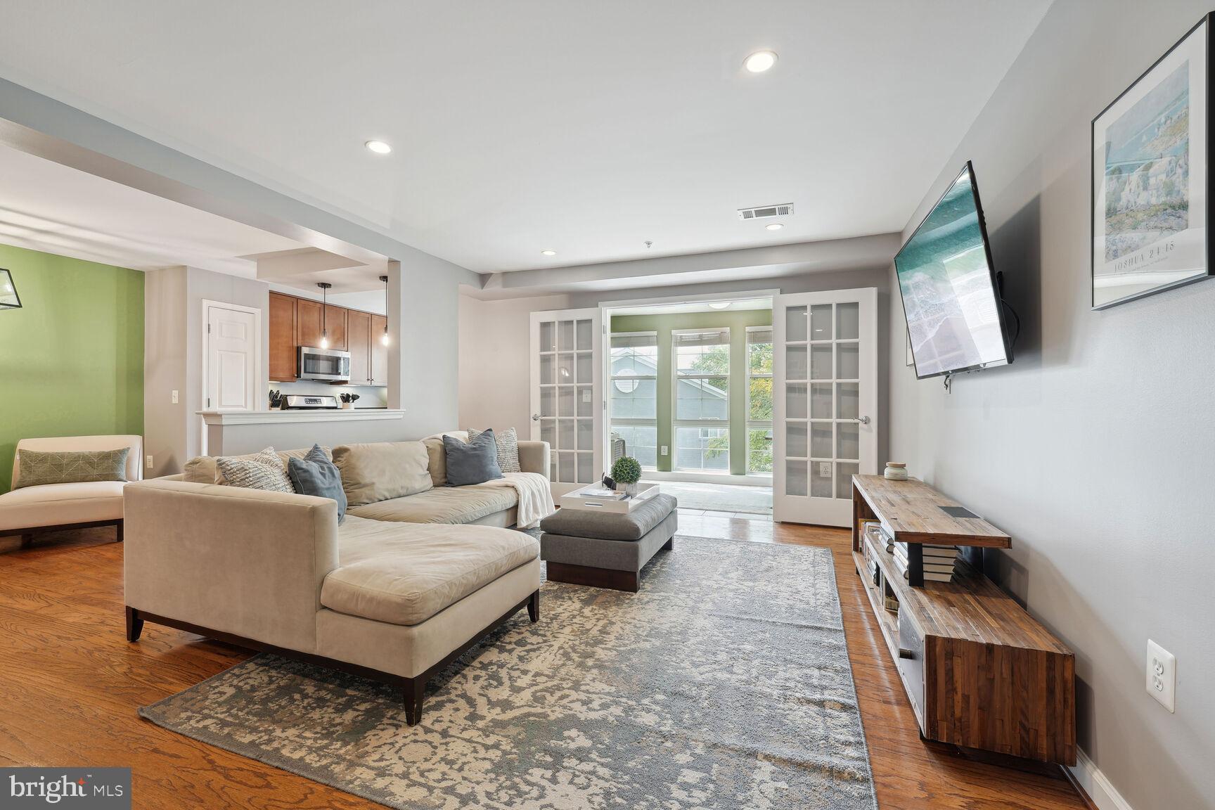 WEST VILLAGE OF SHIRLINGTON - Residential