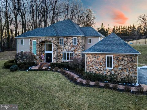 6 PALADIA WAY PIKESVILLE MD 21208