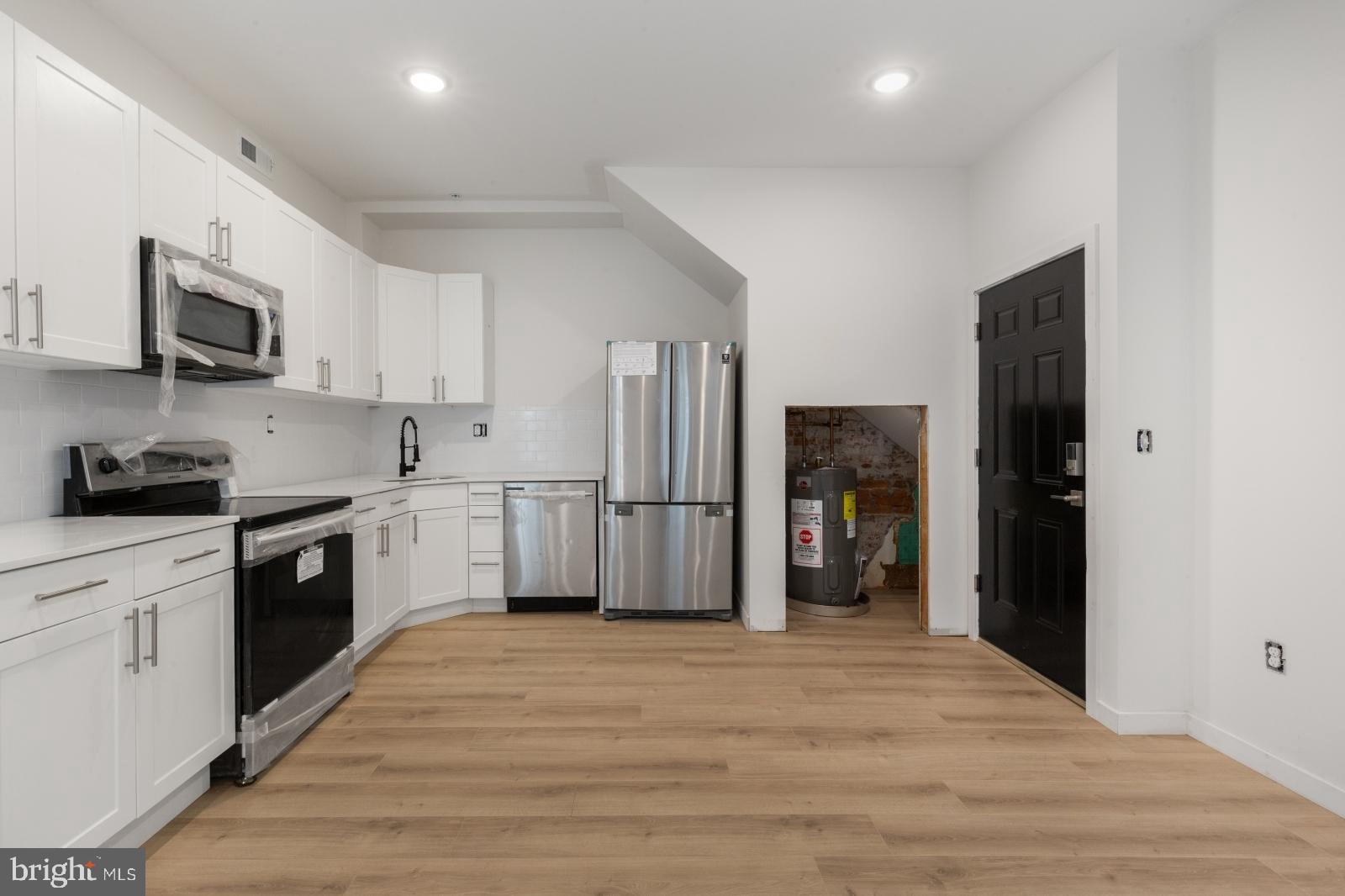 UNIVERSITY CITY - Residential Lease