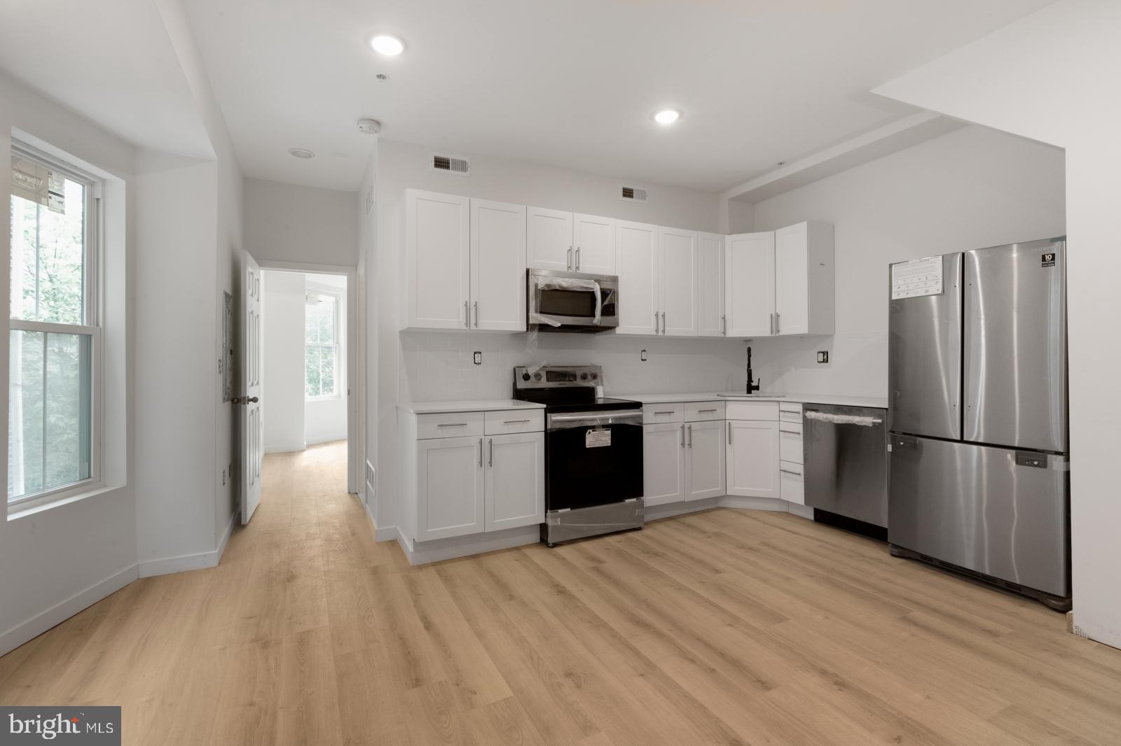 UNIVERSITY CITY - Residential Lease