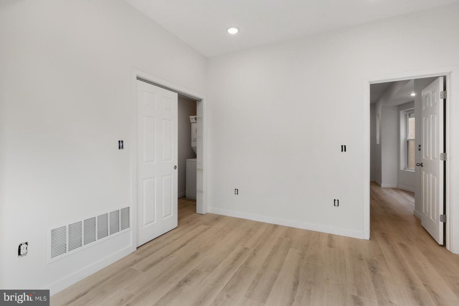 UNIVERSITY CITY - Residential Lease