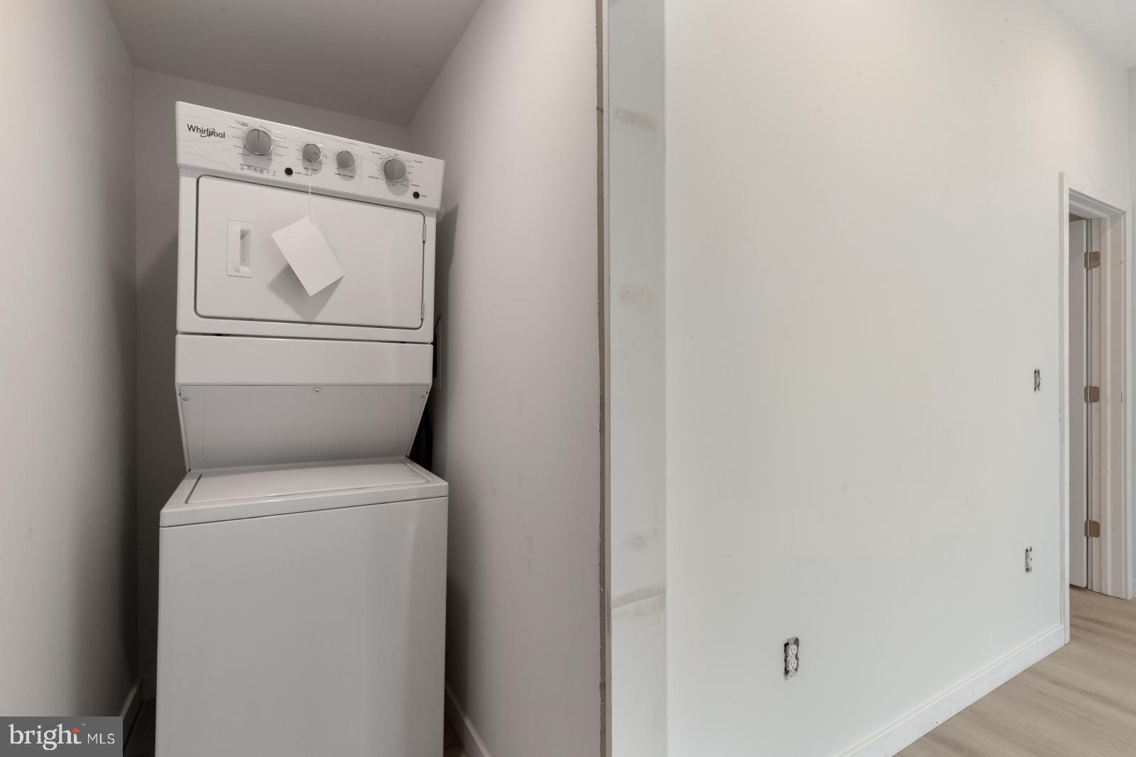 UNIVERSITY CITY - Residential Lease