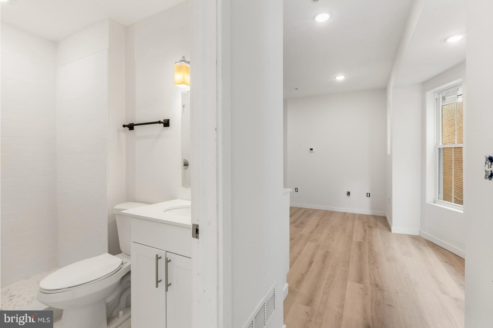 UNIVERSITY CITY - Residential Lease