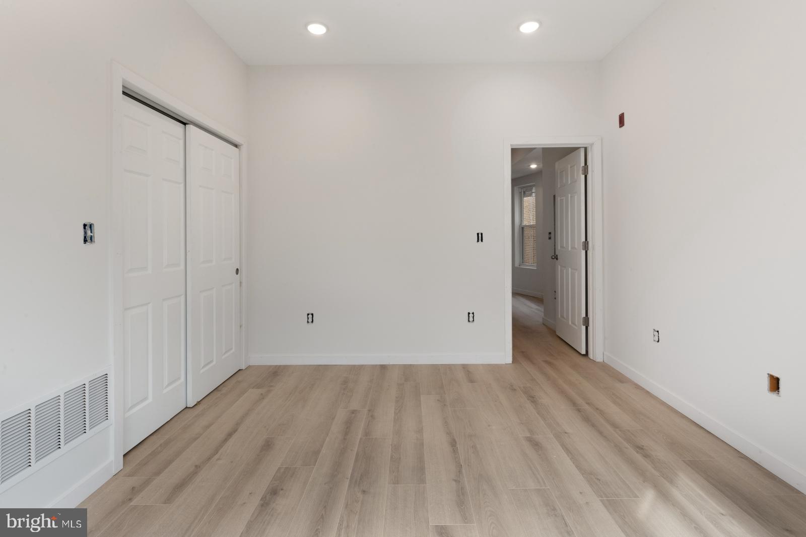 UNIVERSITY CITY - Residential Lease