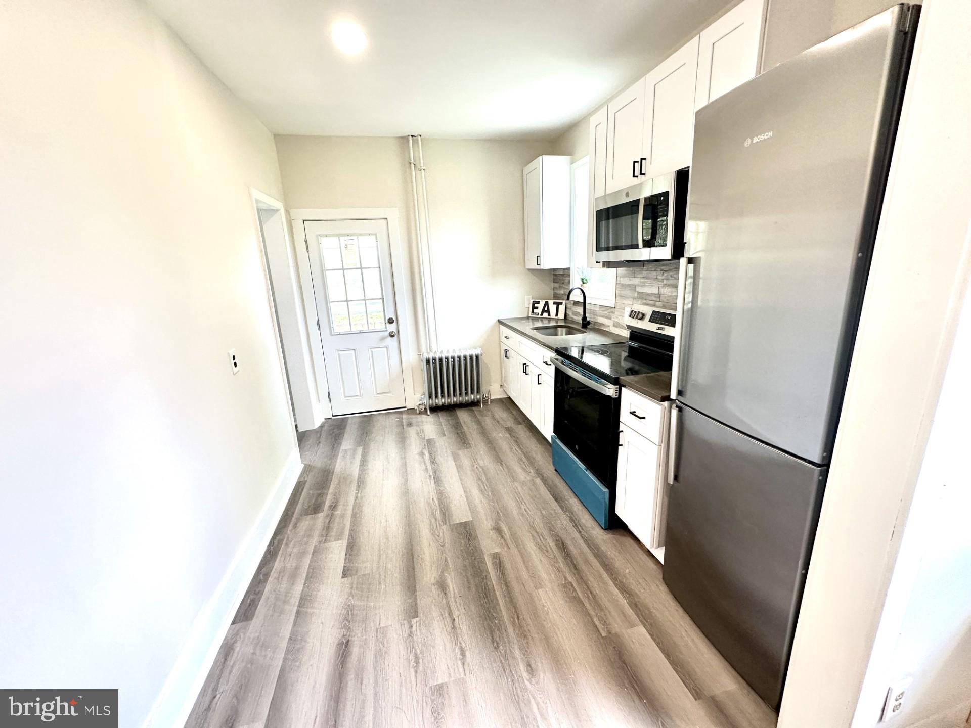 Welcome to 535 Walnut Street, a beautifully renovated 1-bedroom unit in the heart of Lansdale, PA. Enjoy abundant natural light, modern finishes, and classic charm throughout. Recently updated from top to bottom, this home offers convenience to major roads, shopping, and vibrant downtown Lansdale. Plus, it’s just a 9-minute walk to the Lansdale/Doylestown SEPTA Line, making public transportation easy and commuting stress-free.