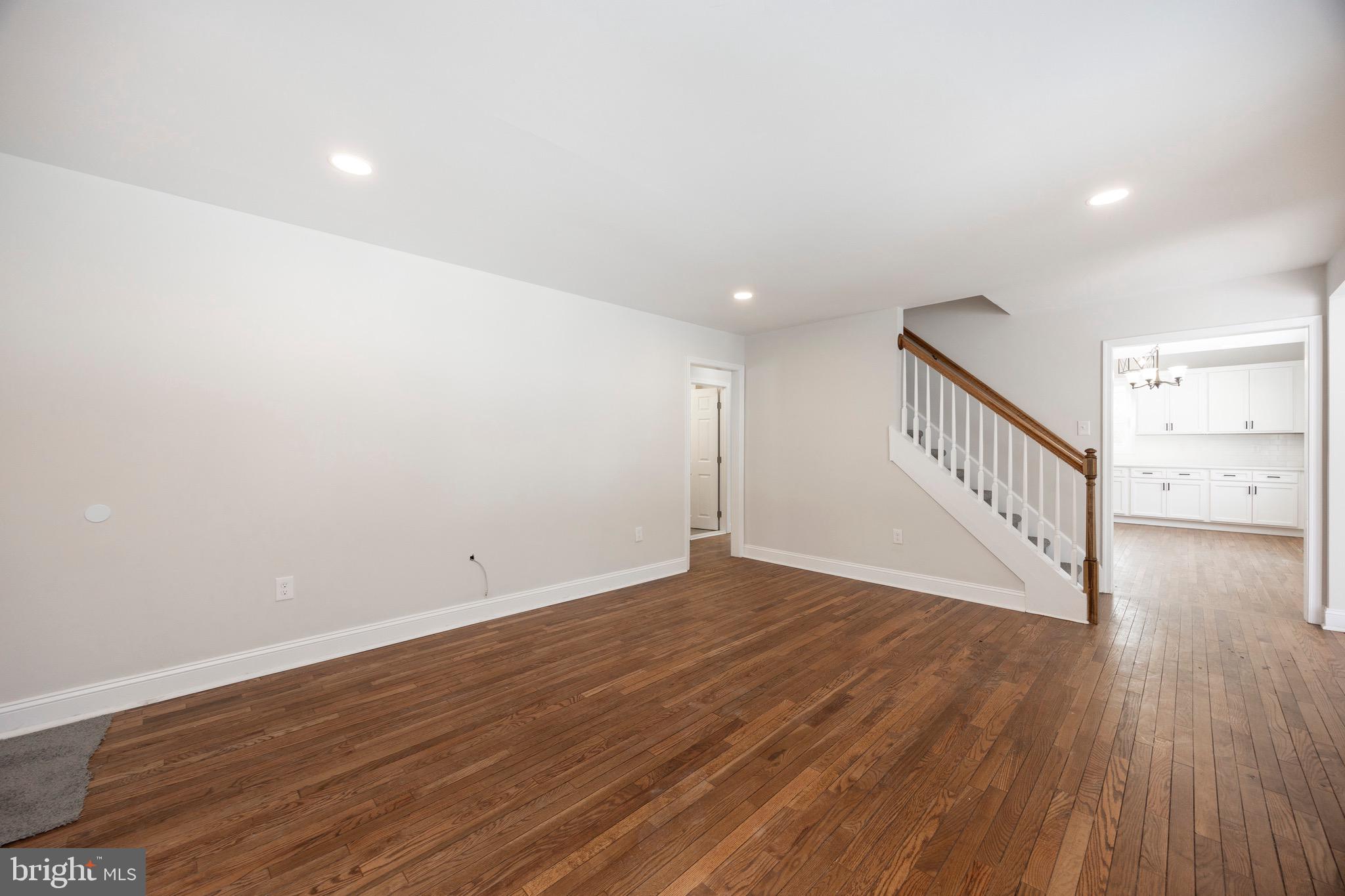 ROMAN VILLAGE - Residential