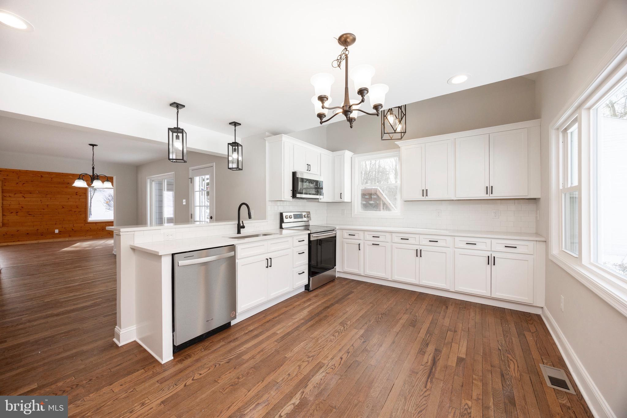 ROMAN VILLAGE - Residential